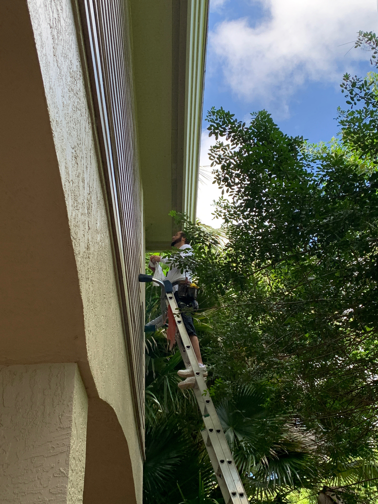 Window Cleaner in Tequesta, Florida
