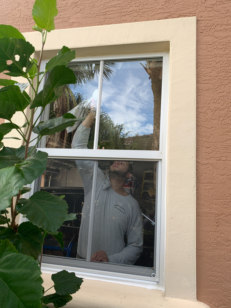 Glass Cleaner in Jupiter Florida Cleaning Glass