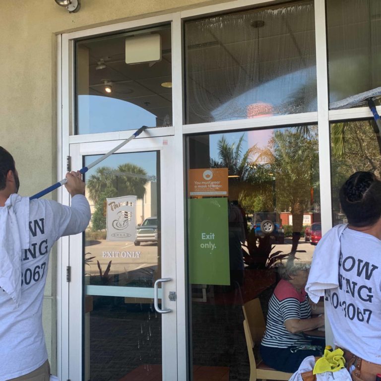 Commercial Window Cleaner in Tequesta and Jupiter, Florida
