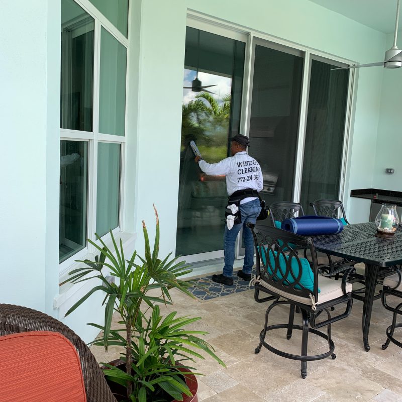 Window Cleaner in Hobe Sound Cleaning Windows