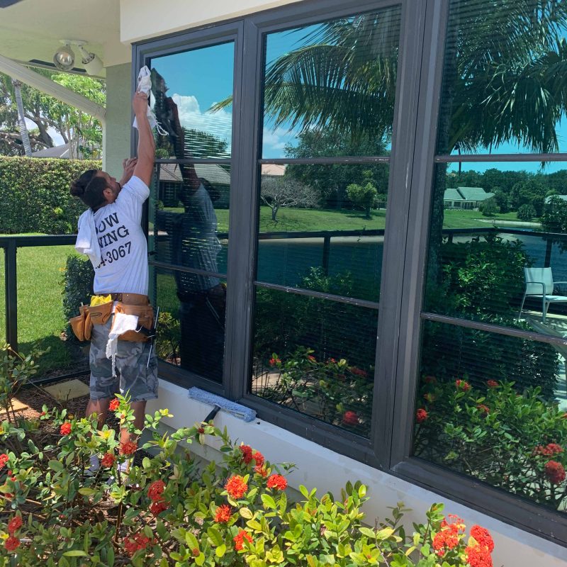 Window cleaner in Tequesta, Florida