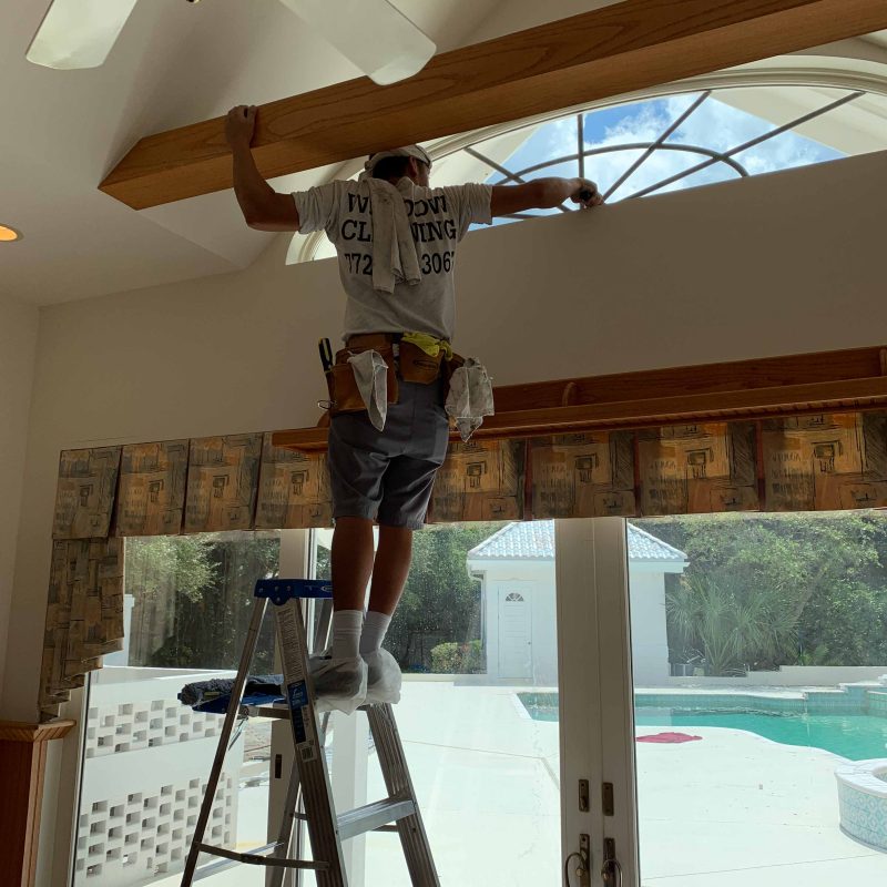Window Cleaners in Hutchinson Island cleaning windows